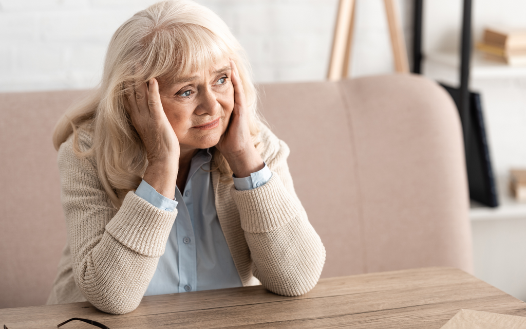 What is the recommended treatment of an elderly patient with incontinence and recurrent UTIs?